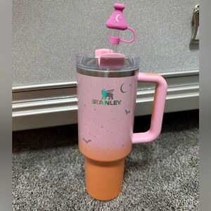 Stanley Halloween 40oz Flowstate Quencher Tumbler Spellcast Pink